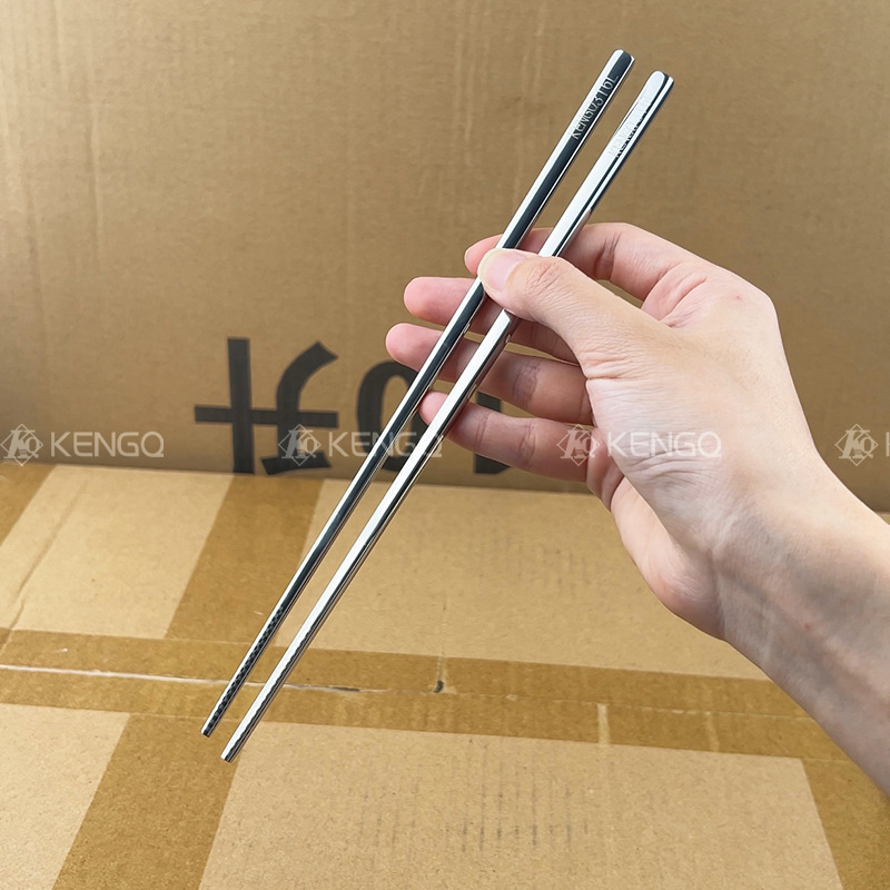 316 Palillos de acero inoxidable, cucharas, juego de vajilla, caja de almacenamiento al aire libre portátil para un estudiante para una persona