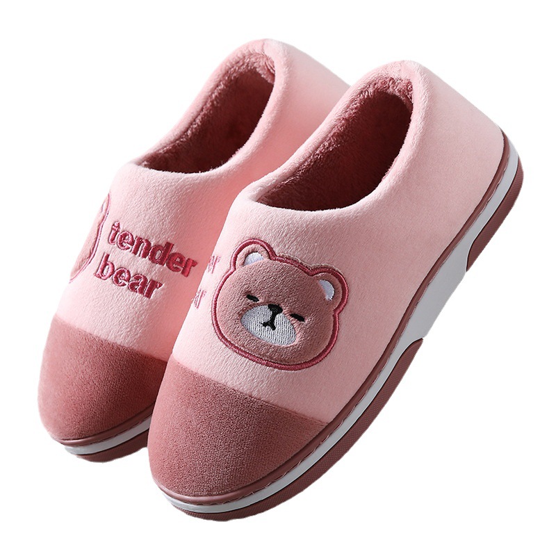 Fabricantes de zapatos acolchados de algodón nuevos de suela gruesa de invierno cálido forro polar engrosado casa antideslizante pareja Zapatillas de algodón para las mujeres al por mayor