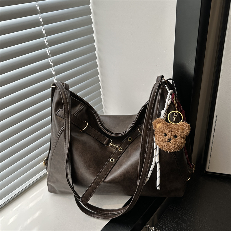 Mochila retro de alta calidad para mujeres otoño y invierno 2024 nueva moda moda bolsa de moda bolsa de mano bolsa de clase de gran capacidad