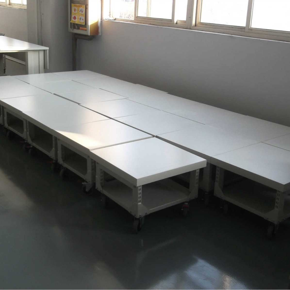 批发零售防静电工作台1.2米 1.5米 1.8米 2.1米等 可配多附件