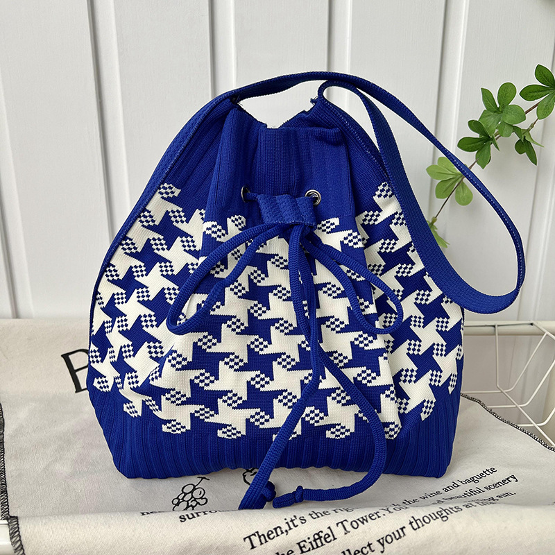 Bolsa de cubo de punto nuevo diseño japonés y coreano simple bolso de hombro de moda femenina versátil bolso portátil de viaje de verano