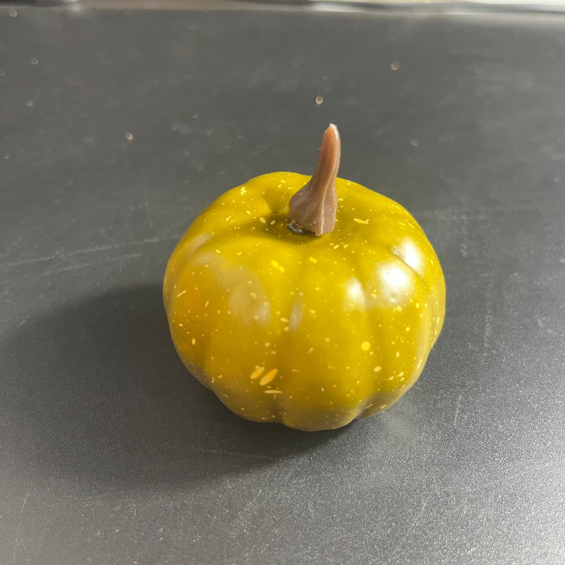 6*4 다크 그린 호박