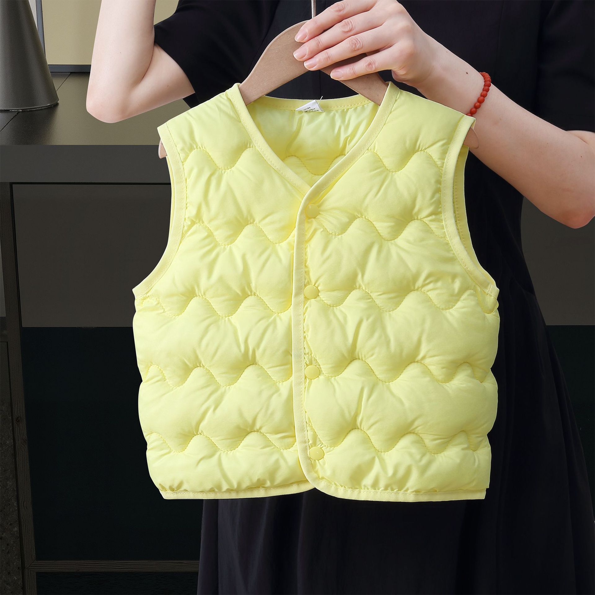 лимонно-желтый