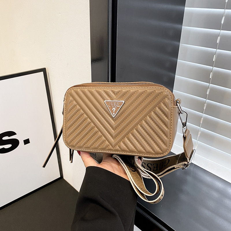 Bolso cuadrado pequeño de diseño exclusivo, nuevo bolso de moda transfronterizo, bolso bandolera de un solo hombro.