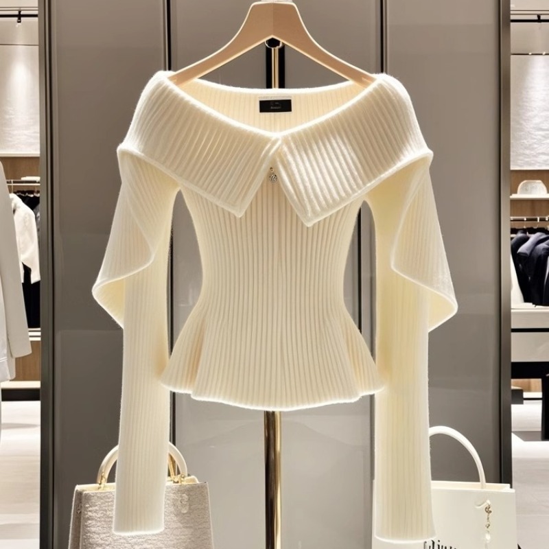 白いセーターの女性2024新型高級デザイン感小衆気質高級小香風が腰を収めて上着を編む秋