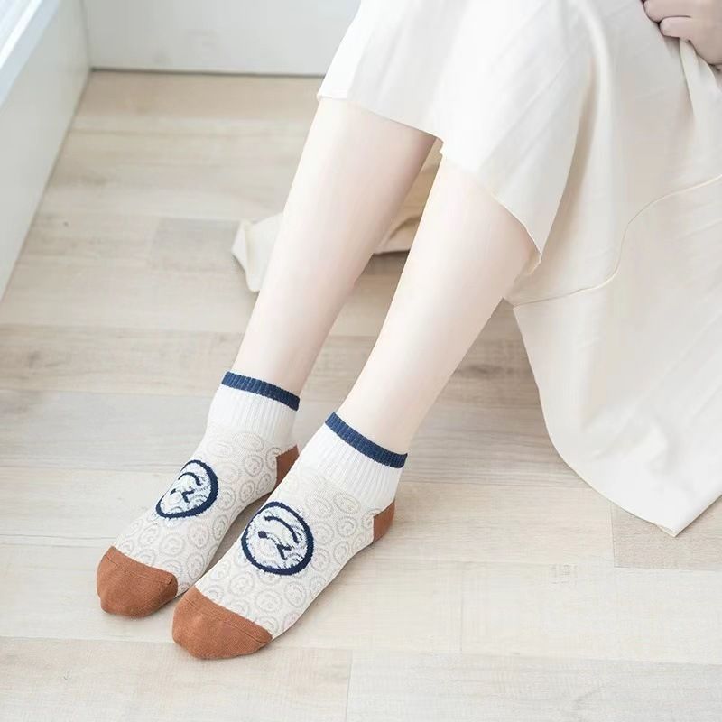 靴下の女性の春の夏の薄いタイプの笑顔の透かし彫りの通気性の隠れた靴下のかわいい日系の網の目は汗のソックスの卸売りを吸います。|undefined