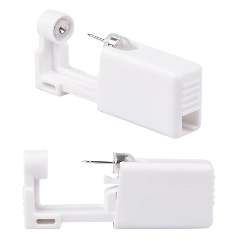 Фабрика прямых продаж манекен практикует второе поколение одноразового пирсинга ушей