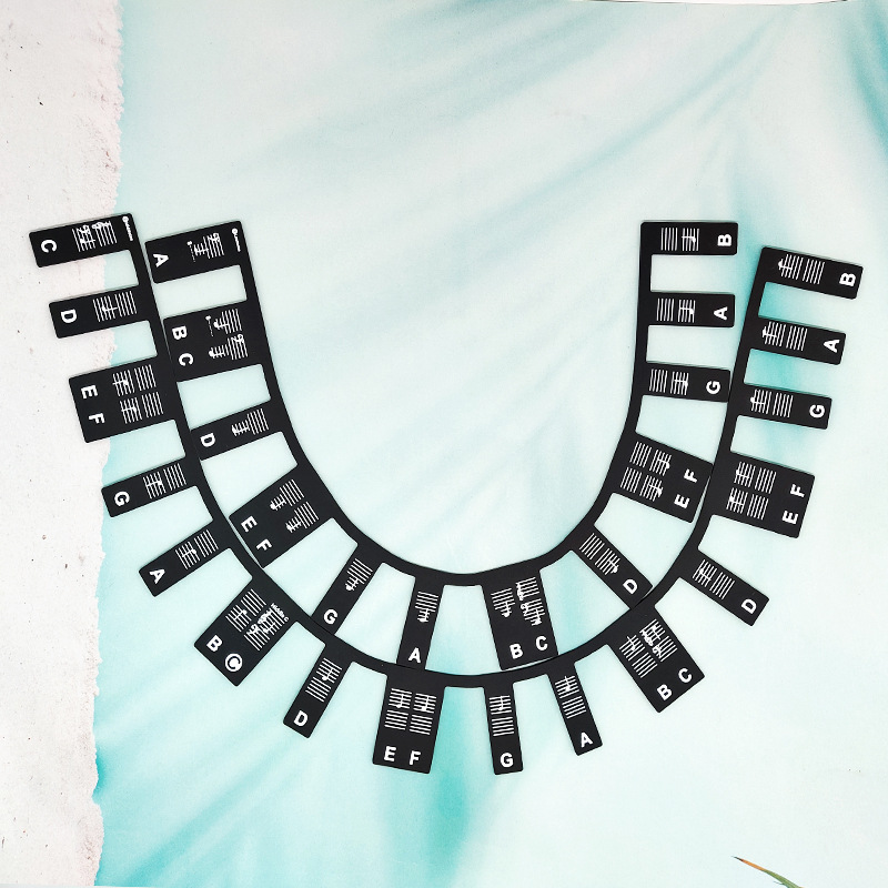 61 키 검은 배경 흰색