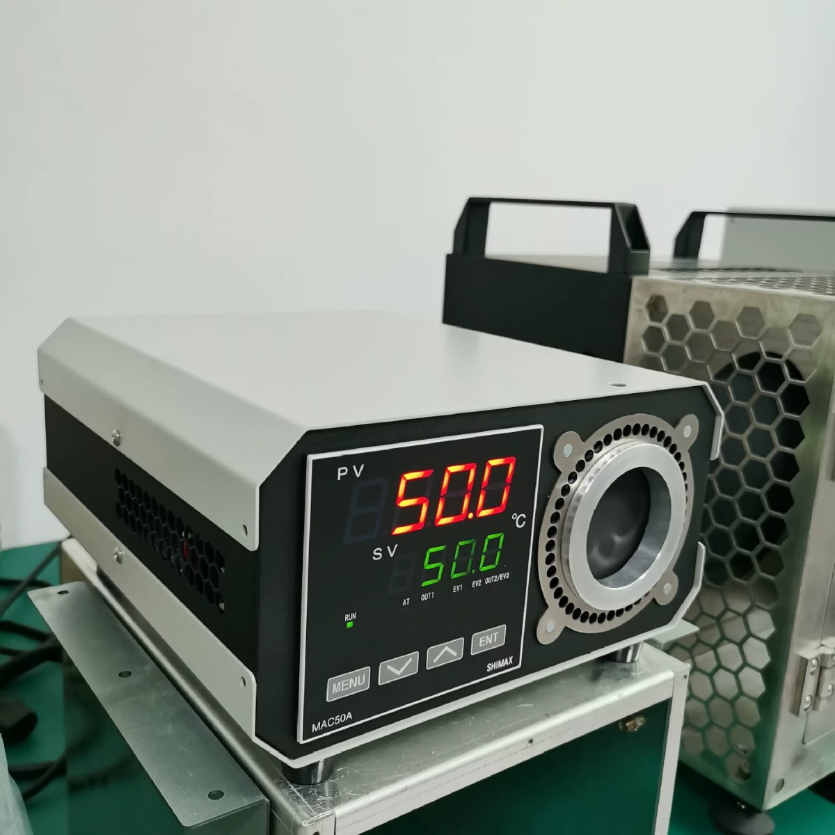 Портативный поверхностный источник излучения черного тела печь для черного тела 50 ~ 500 градусов DY-HT50M источник излучения черного тела средней температуры