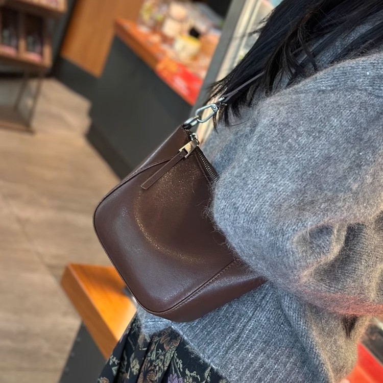 Genuine Leather Women's Small Bag 2025 New Arrival Coin Purse Versatile Fashion High-Quality Texture Commuter Shoulder Crossbody Bag - Thumbnail 3