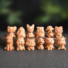 桃木の木の彫刻が可愛いです。十二生肖の木製品のネズミです。
