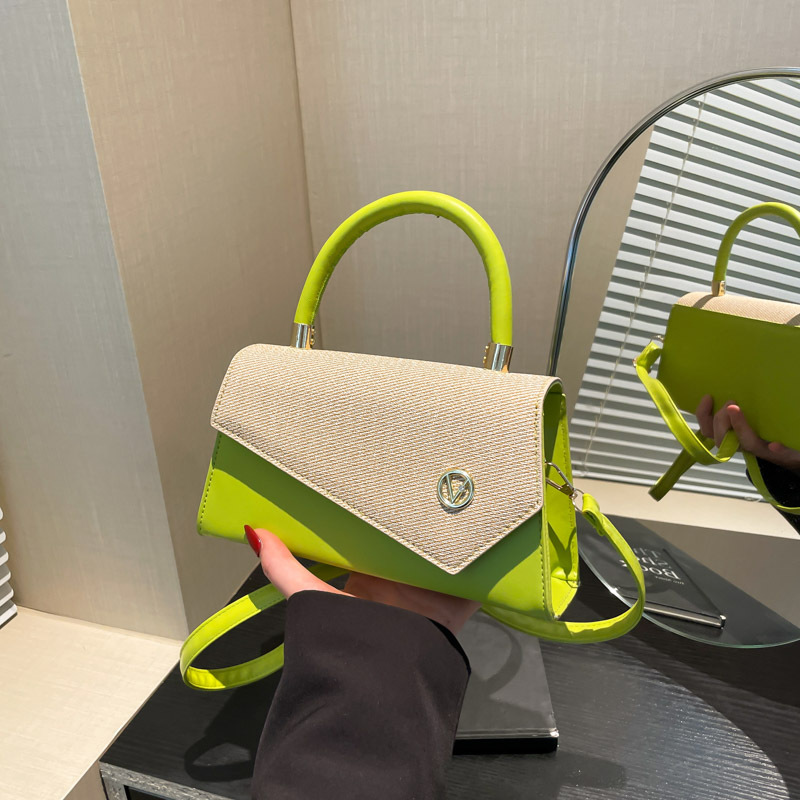 Bolso femenino simple 2025 verano nuevo estilo bolso de moda con diamantes de alta gama mensajero damas pequeño bolso cuadrado temperamento femenino