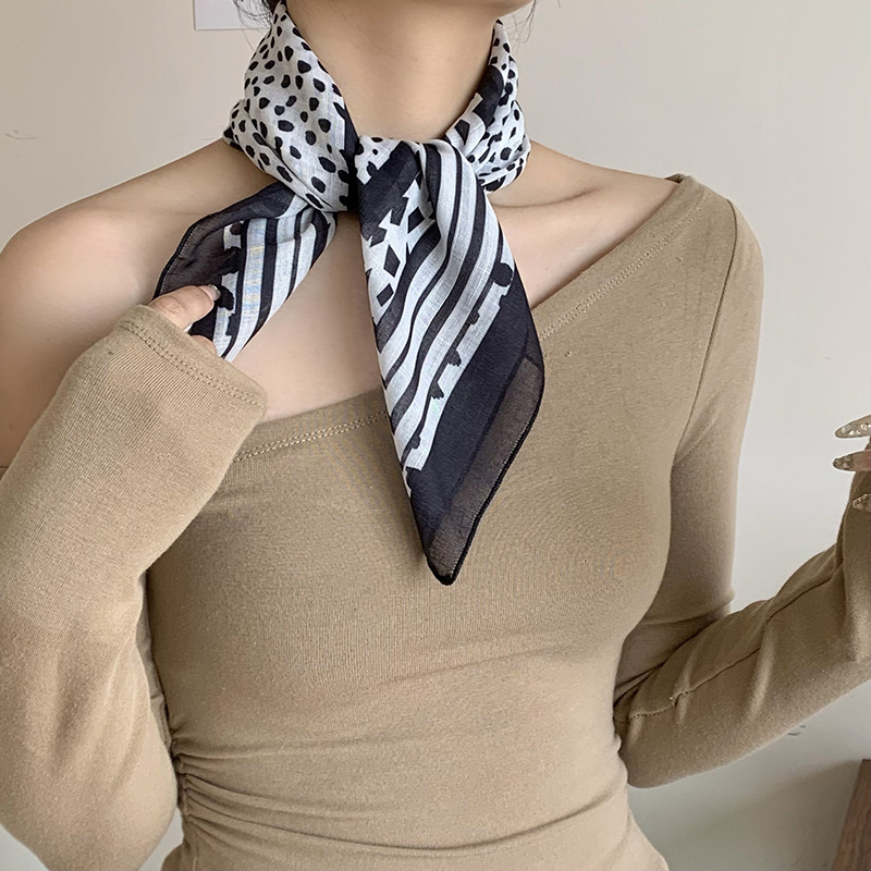 Bufandas de seda para mujeres primavera y verano coreano perezosas bufandas de flores pastorales retro versátiles bufandas cuadradas bufandas de protección solar