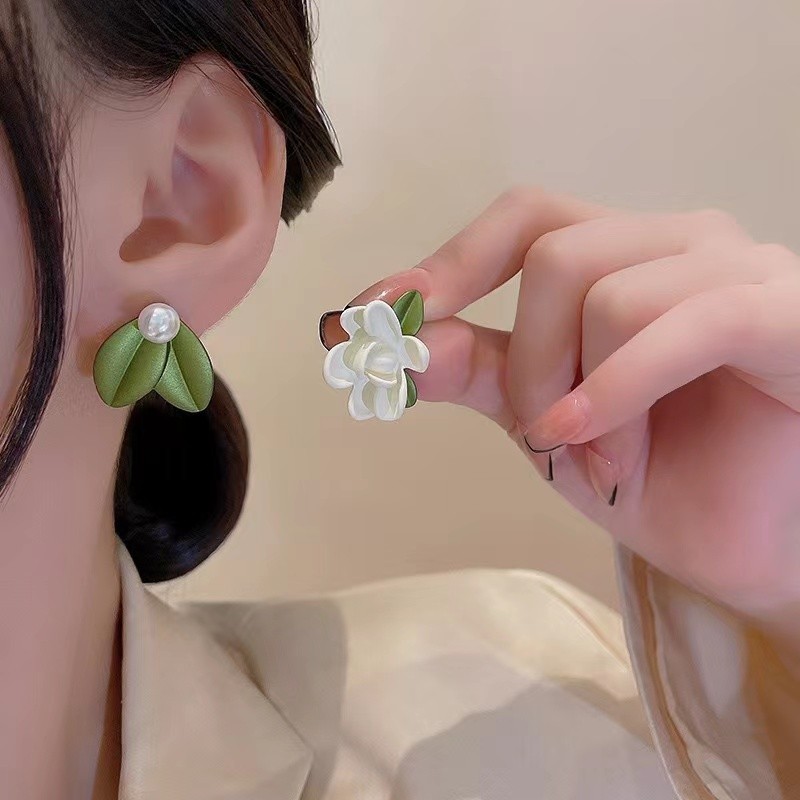 retro small design asymmetrical elegant earrings from pearl