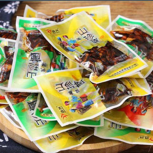 Yunnan specialty ready-to-eat gallinobacteria, porcini mushrooms, matsutake mushrooms, bagged mountain delicacies, mushroom snacks, mushrooms for meals