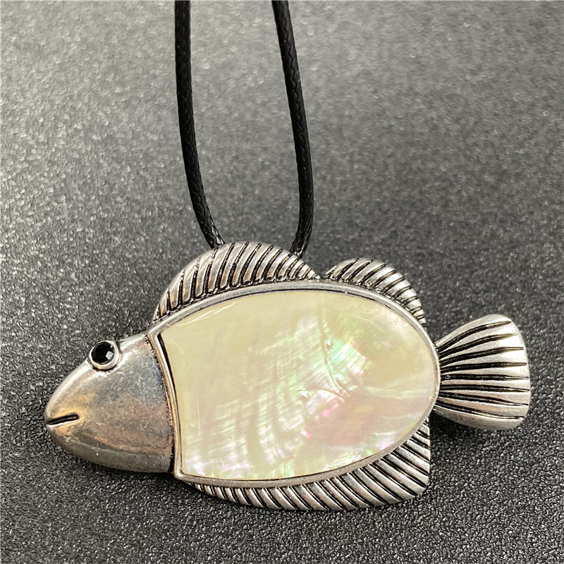 20g Weight White Color Color Shell Abalone Shell Inlaid Small Fish Necklace Brooch Diy Accessories 7