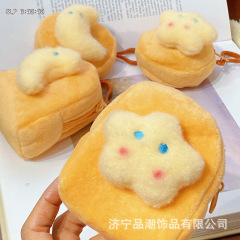 アニメのぬいぐるみのチークの星の小銭入れが可愛いです。