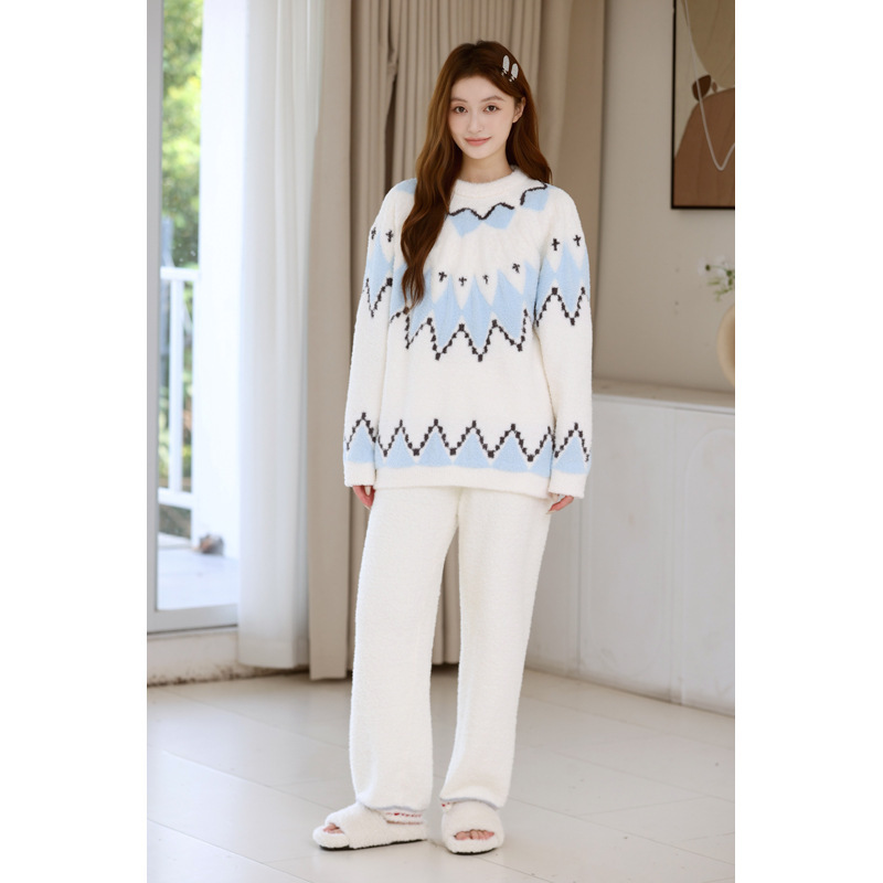 2025 Fall/Winter New Girls' Round Neck Jacquard Knit Half-Fleece Home Wear Suitable for Outdoor Wear 2025 Fall/Winter New Girls' Round Neck Jacquard Knit Half-Fleece Home Wear Suitable for Outdoor Wear