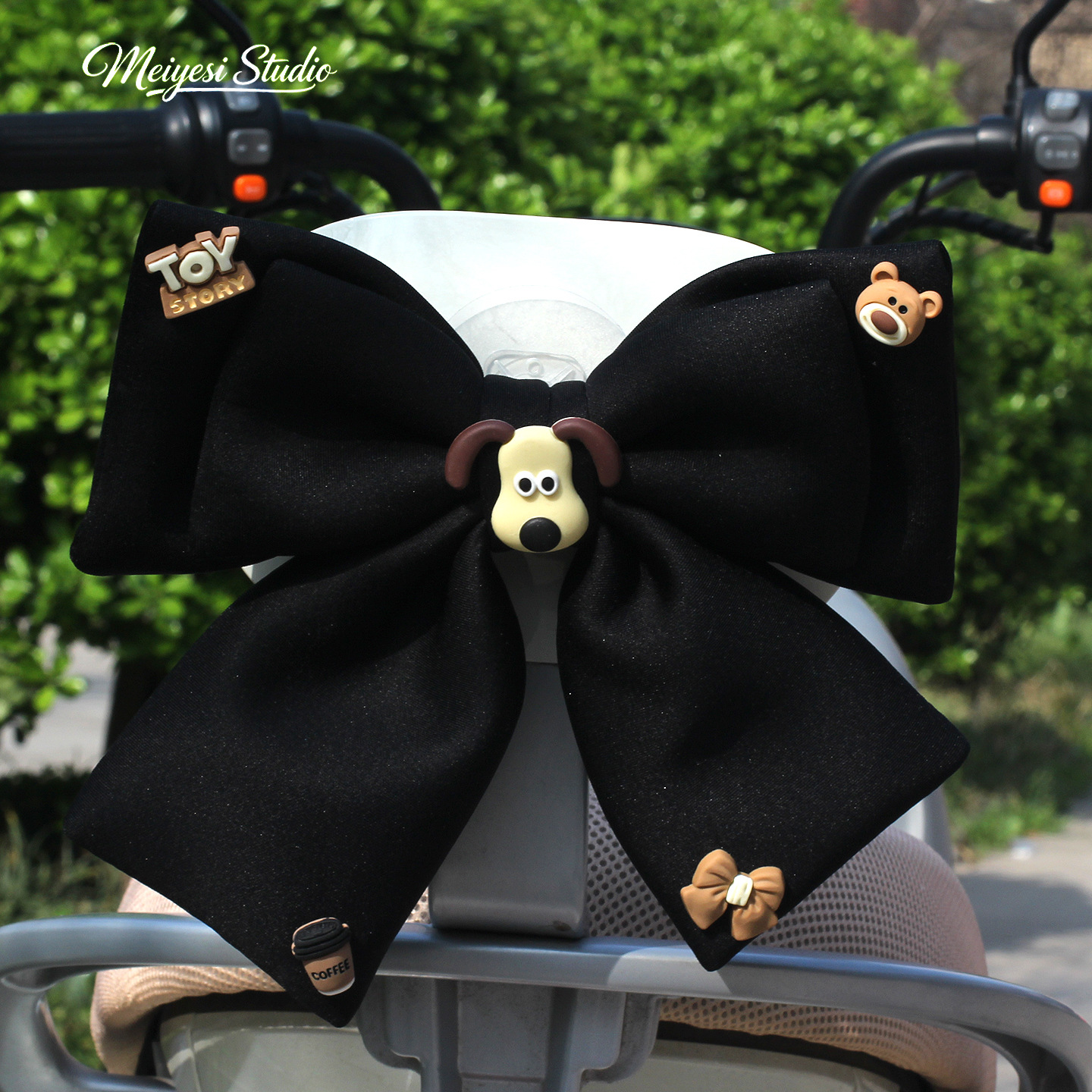 Nuevo 2026 coche eléctrico arco decoración accesorios pequeños accesorios de la batería de la cola de los accesorios adornos de la cola lindos