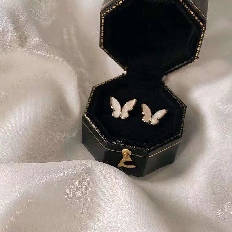 商品详情图_复古简约气质耳钉女小巧精致耳环仿贝母贝壳蝴蝶耳骨