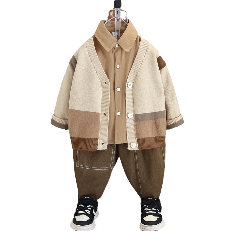 5726 Traje de otoño para niños 2025 nuevo estilo estilo occidental chaqueta de suéter para niños traje de tres piezas guapo bebé versión coreana primavera