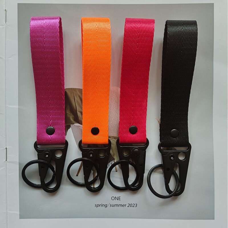 2025 New Eagle-Beak Buckle Keychain Car and Motorcycle Accessories Wear-Resistant Anti-Lost Portable Pendant Key Ring