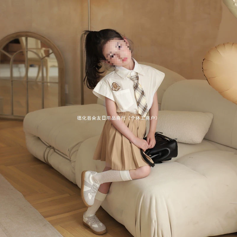 Детский летний костюм в корейском стиле: белая рубашка и плиссированная юбка в стиле униформы колледжа, в западном стиле.