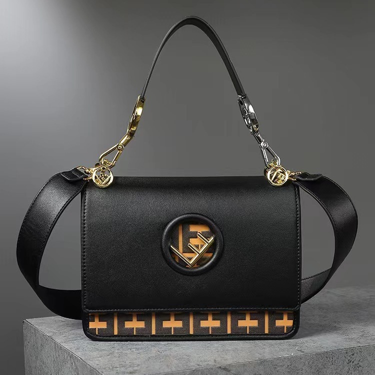 Nuevo bolso tote en otoño e invierno, bolso cuadrado de correas anchas de moda europeas y americanas, bolso de cena mini hueco con estampado de moda portátil