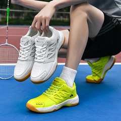 新しいバドミントンシューズ男性と女性のためのプロの競技バドミントンシューズカップルスポーツシューズ通気性のある滑り止めバドミントンシューズ