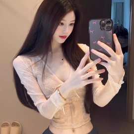 辣妹v领长袖蕾丝衫女装秋冬季设计感小众修身内搭上衣潮跨境現貨