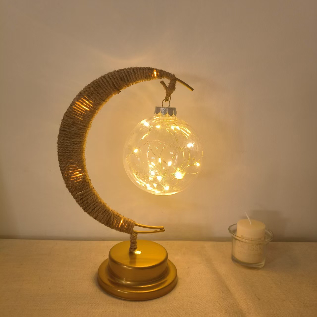 Blanco cálido dorado