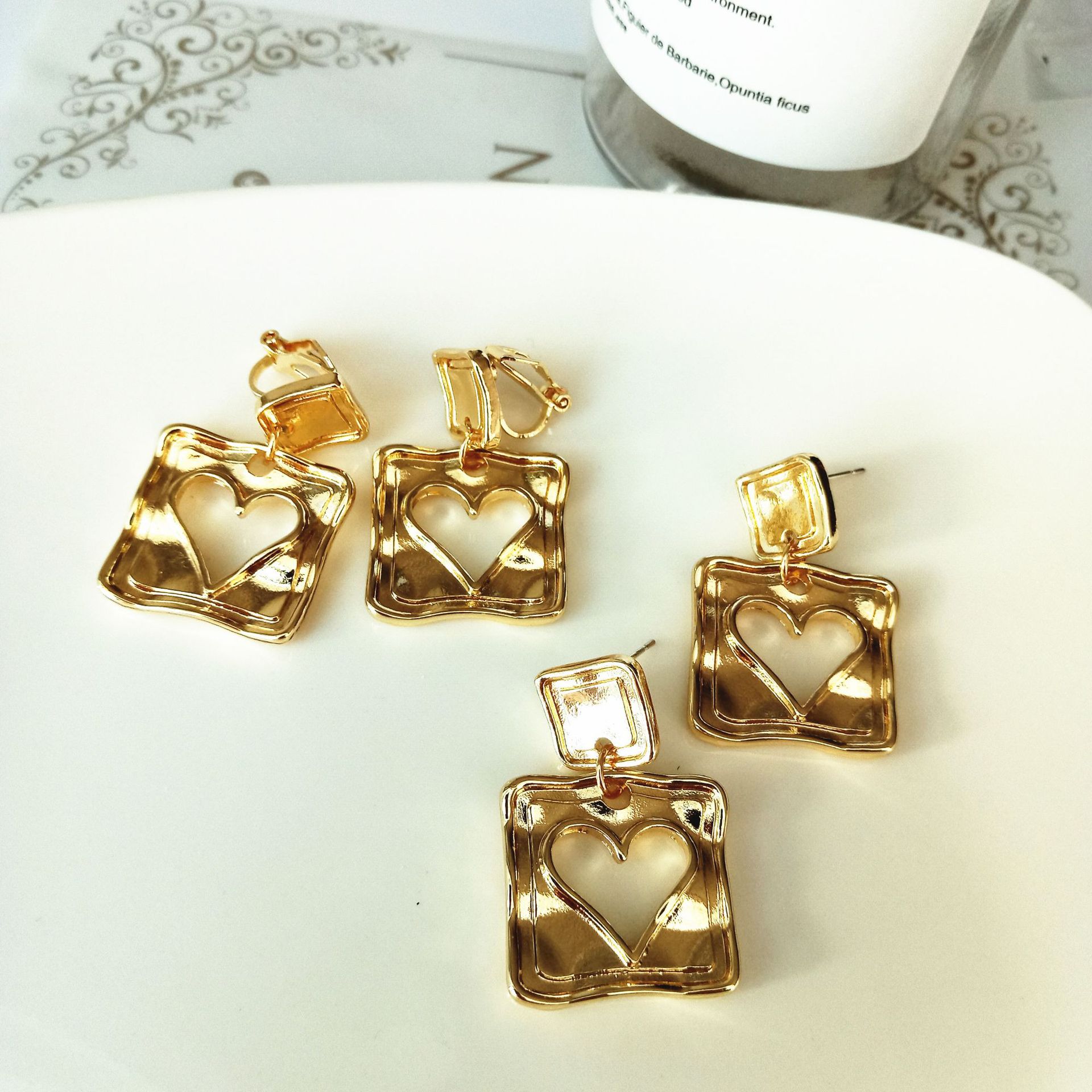 Women'S Gender Retro Square Heart Shape Alloy Hollow Out Earrings