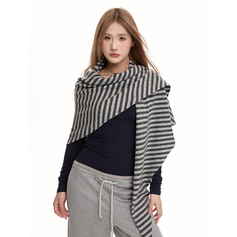 Cachecol xale oversize às riscas para mulher capa outono_voghion.com