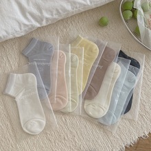 ɣ�Q�z�����W�۶�Ͳ�m��Ů�ļ����s��ɫ�o��͸�������ϵ���|���m