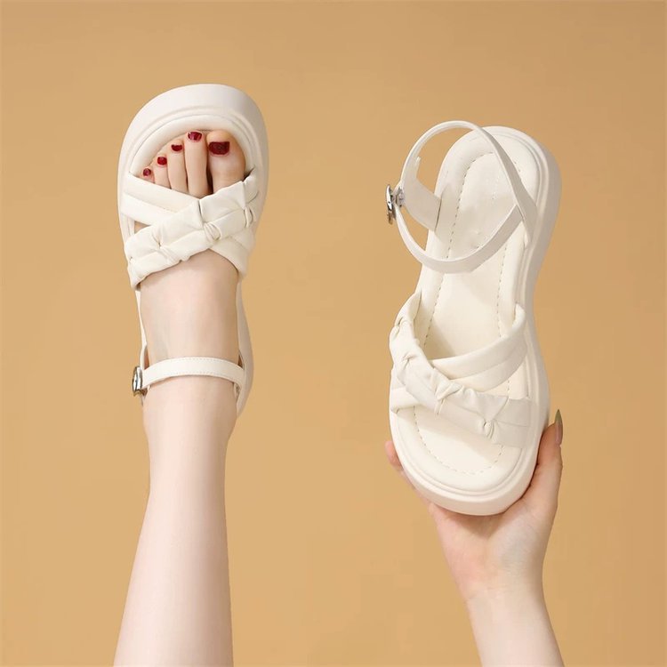 Sandalias de altura para mujeres 2026 nuevo tipo de verano pequeño dedo desnudado estilo francés sandalias de playa de talón grueso para mujeres