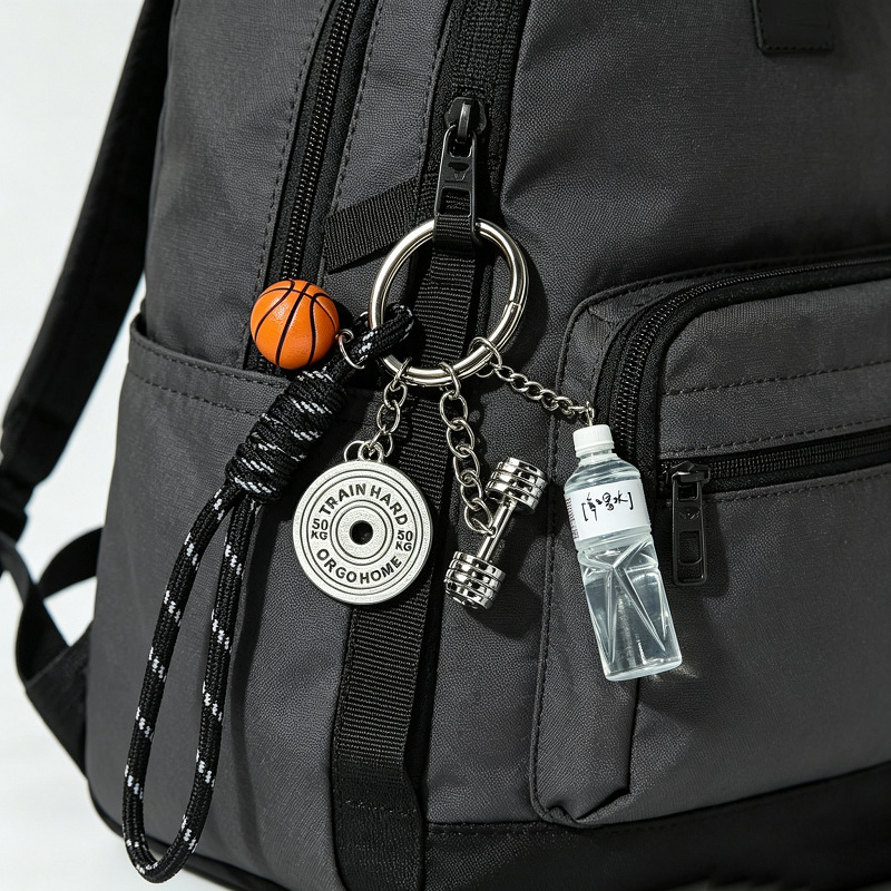 Sports-themed ball pendants, basketball, football, badminton keychains, bag pendants, gym and sports venue membership gifts Sports-themed ball pendants, basketball, football, badminton keychains, bag pendants, gym and sports venue membership gifts