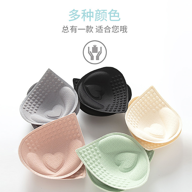 No trace Beautiful back undergarment covering the chest and abdomen Underwear Illustration Gather Wireless motion Bras shim Disassemble Bra cups sponge Illustration