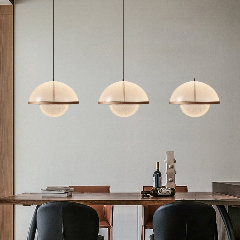 Luz de comedor de lujo diseñador de tres cabezas de lujo 2024 mesa de arte de colorido nuevo diseño de la lámpara del restaurante creativa