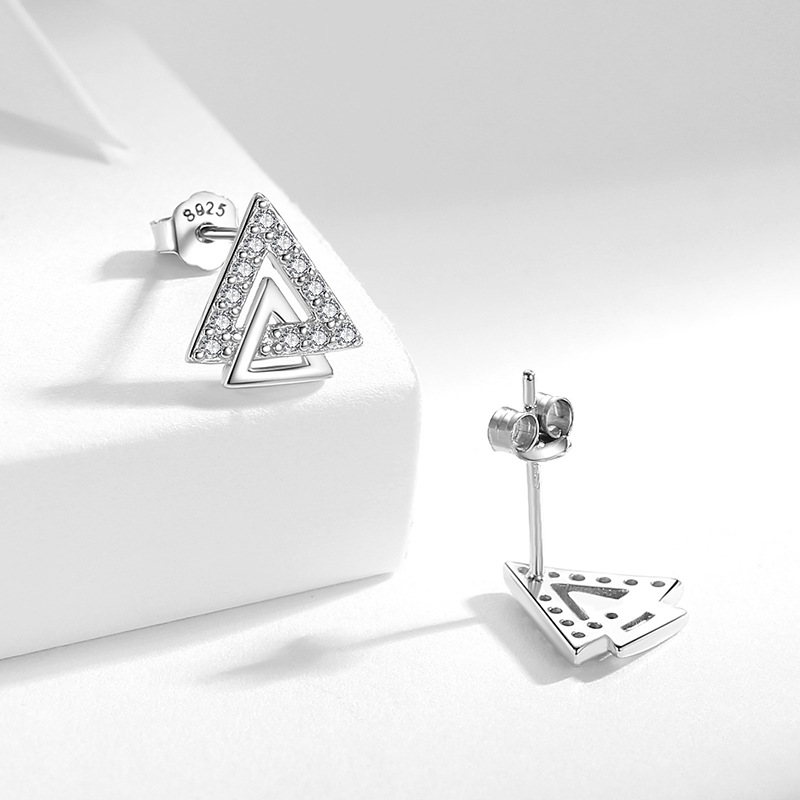 S925 triángulo de plata ZIRCON pendientes geométricos aretes aguja de plata con incrustaciones de las mujeres diseño simple sentido estilo japonés y coreano