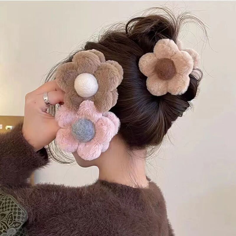 Flower Stuffed Hair Clip Women's Back Head Clip 2024 New Cute Autumn and Winter Shark Clip High-End Headwear Hair Accessories