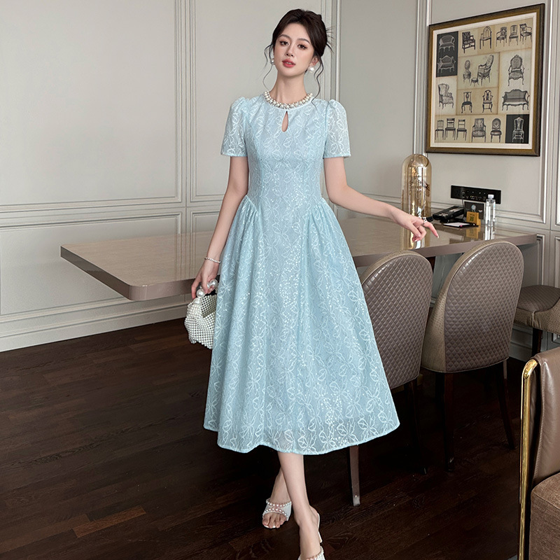 Elegant and Luxurious Lace Dress for Summer Women's Formal Occasions, Designed with a Cinched Waist and a Flared Long Skirt 21751