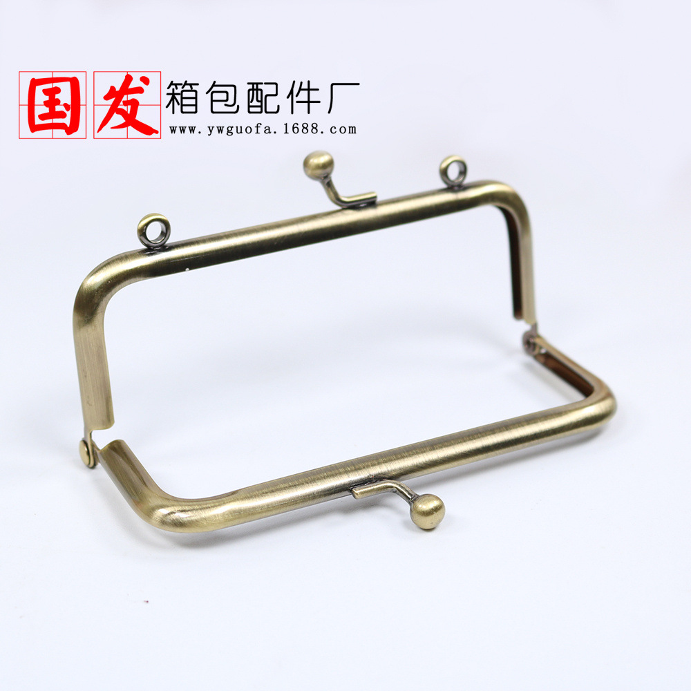 In stock: 12 * 6.5CM cuadrado Bu-Keng superficie lisa sin orificio oro en la parte superior de las orejas de viscosa botón de bolsa