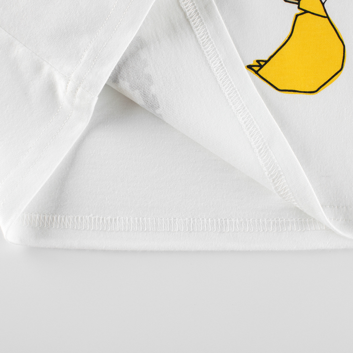 27kids ropa infantil transfronteriza camiseta de manga larga para niños otoño nuevo estilo 2024 camisa de fondo para hombres de moda ropa de bebé al por mayor