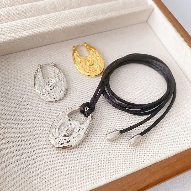 歐美新款時尚扁平凹凸海螺紋理耳環銅鍍真金高級感輕奢項鍊毛衣鏈