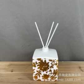 陶瓷小方瓶无火香薰精油卧室客厅香氛熏香摆件家用香水厂家直销