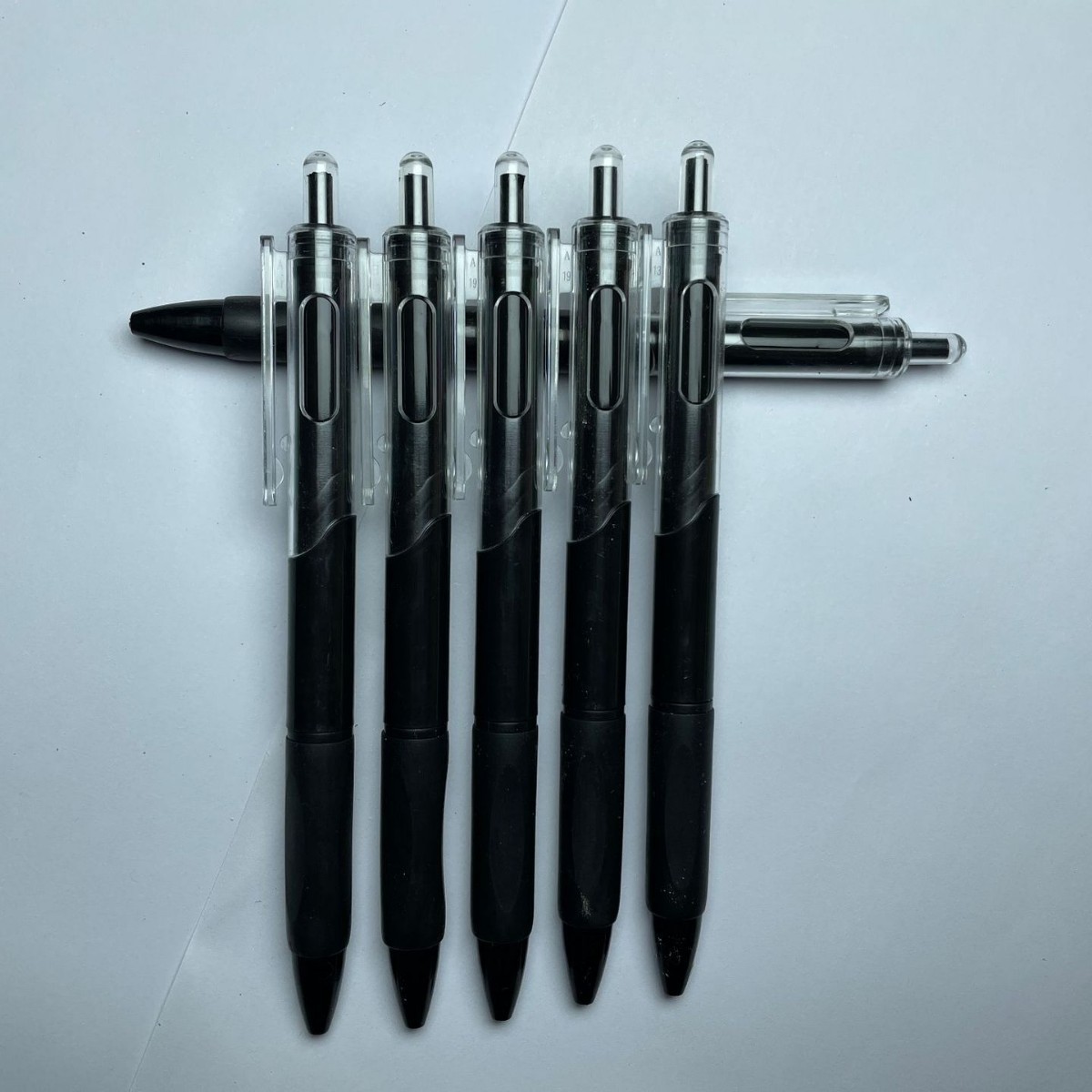 검은색