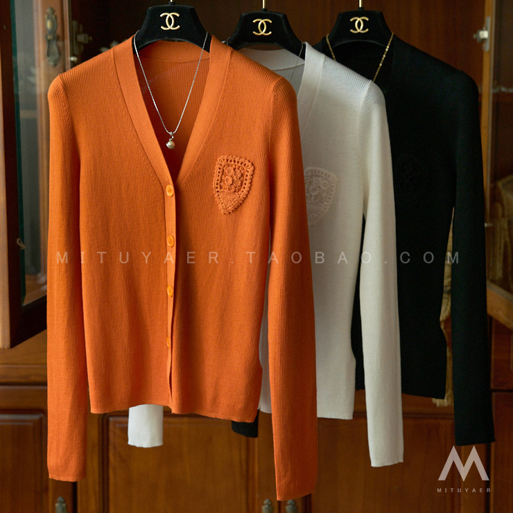 Simple Temperament Crocheted Badge V-Neck Knit Cardigan