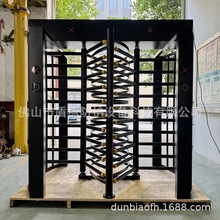 不锈钢烤漆黑色成品人行道闸佛山盾标防护工厂加工防尾随全高转闸