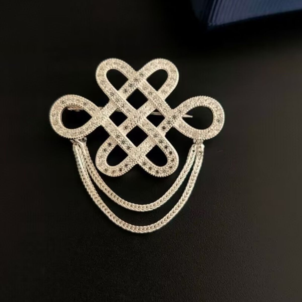 Mongolian jewelry auspicious knot brooch ethnic style nomadic style retro temperament personality all-match creative niche jewelry