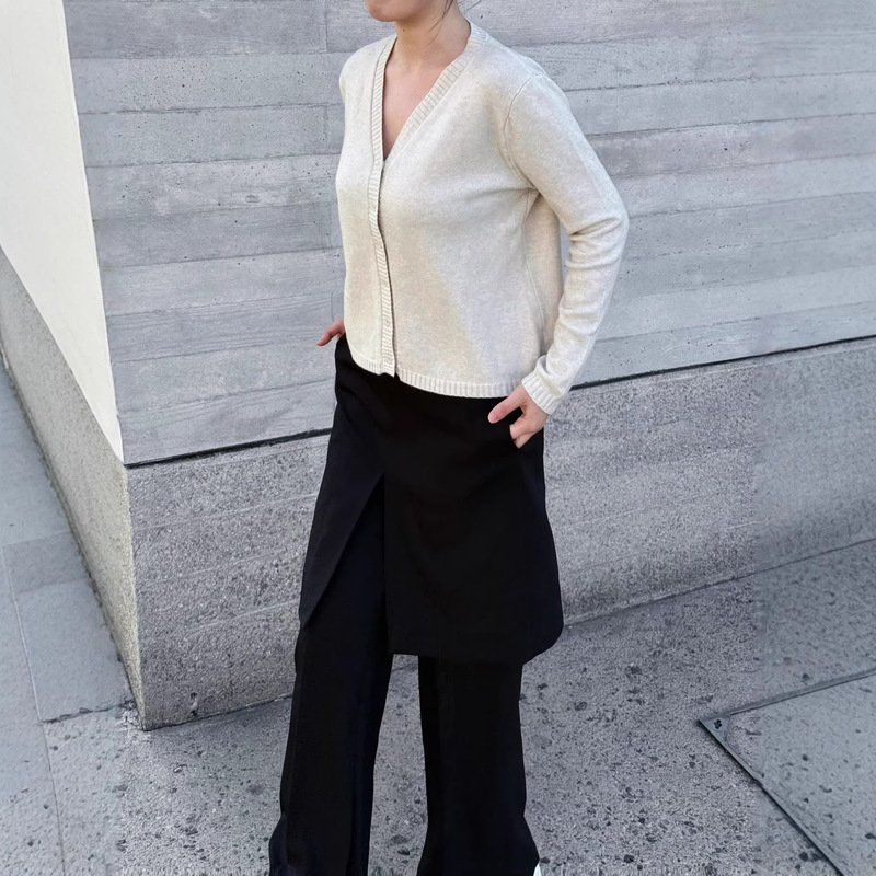 Spring and Autumn New Style Korean Urban Commuting Soft Slim Fit V-Neck Short Knitted Cardigan Top for Women Spring and Autumn New Style Korean Urban Commuting Soft Slim Fit V-Neck Short Knitted Cardigan Top for Women